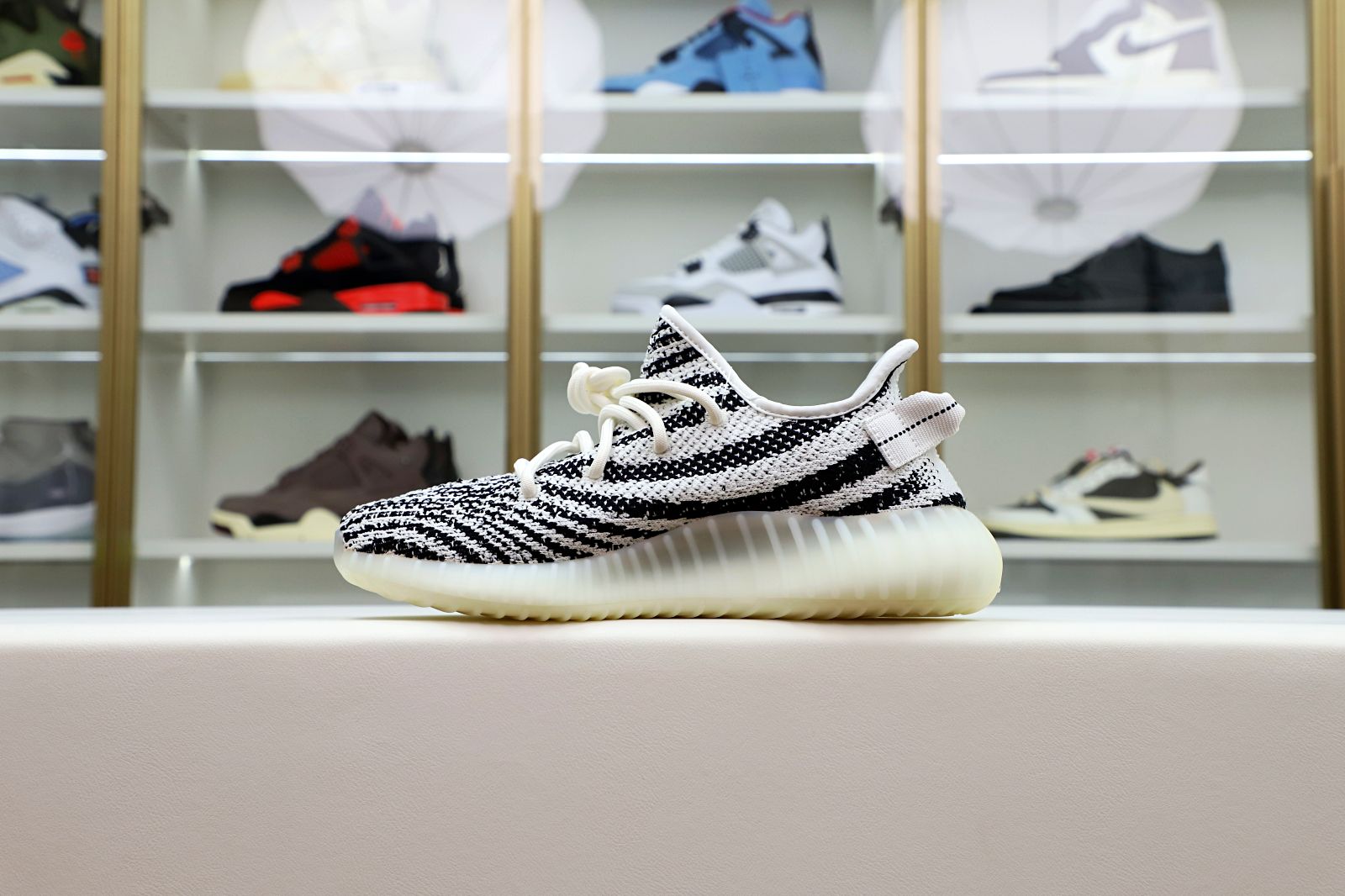 Kimi kick YEEZY BOOST 350 V2 'ZEBRA'