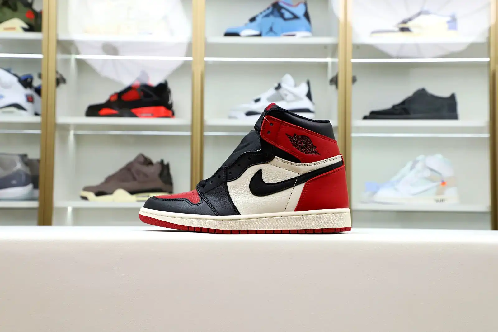 Cheap Kimikick AIR JORDAN 1 RETRO HIGH OG 'BRED TOE'