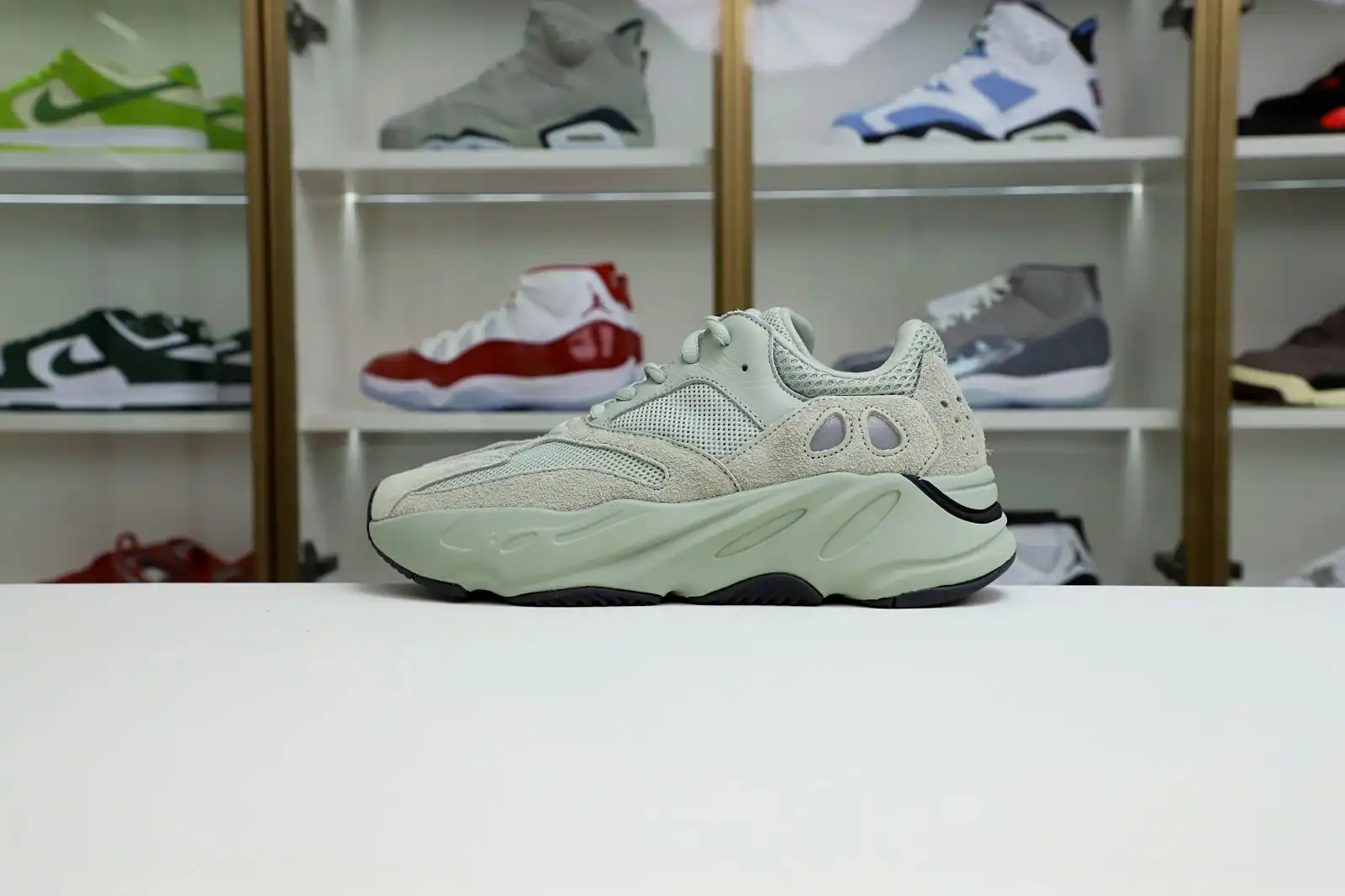 Kimikick YEEZY BOOST 700 SALT