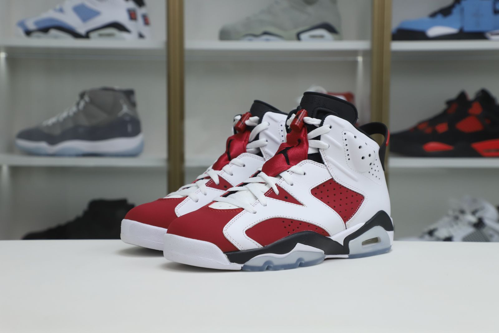 Kimi kick AIR JORDAN 6 RETRO OG 'CARMINE' 2021