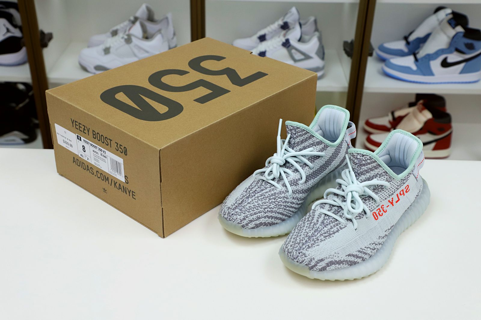 Kimi kick YEEZY BOOST 350 V2 'BLUE TINT'