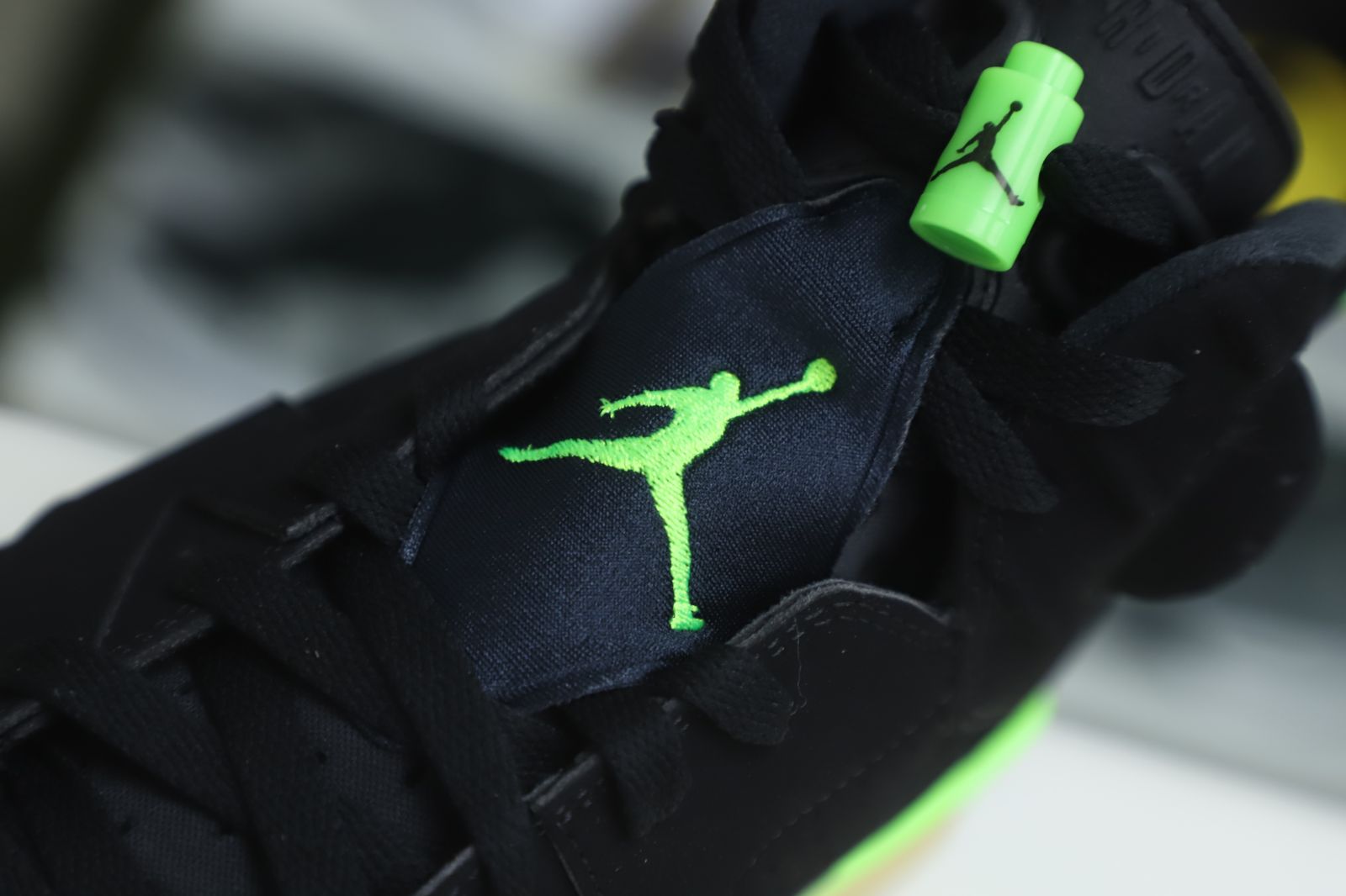 Kimi kick AIR JORDAN 6 RETRO 'ELECTRIC GREEN'