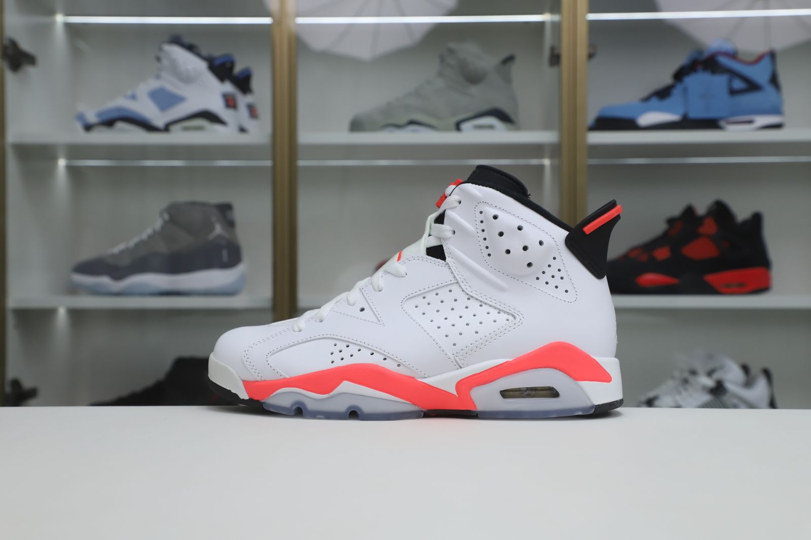 Kimi kick Air Jordan 6 Retroinfrared White