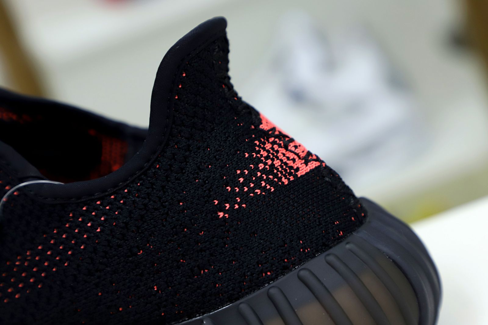 Kimi kick YEEZY BOOST 350 V2 'RED'