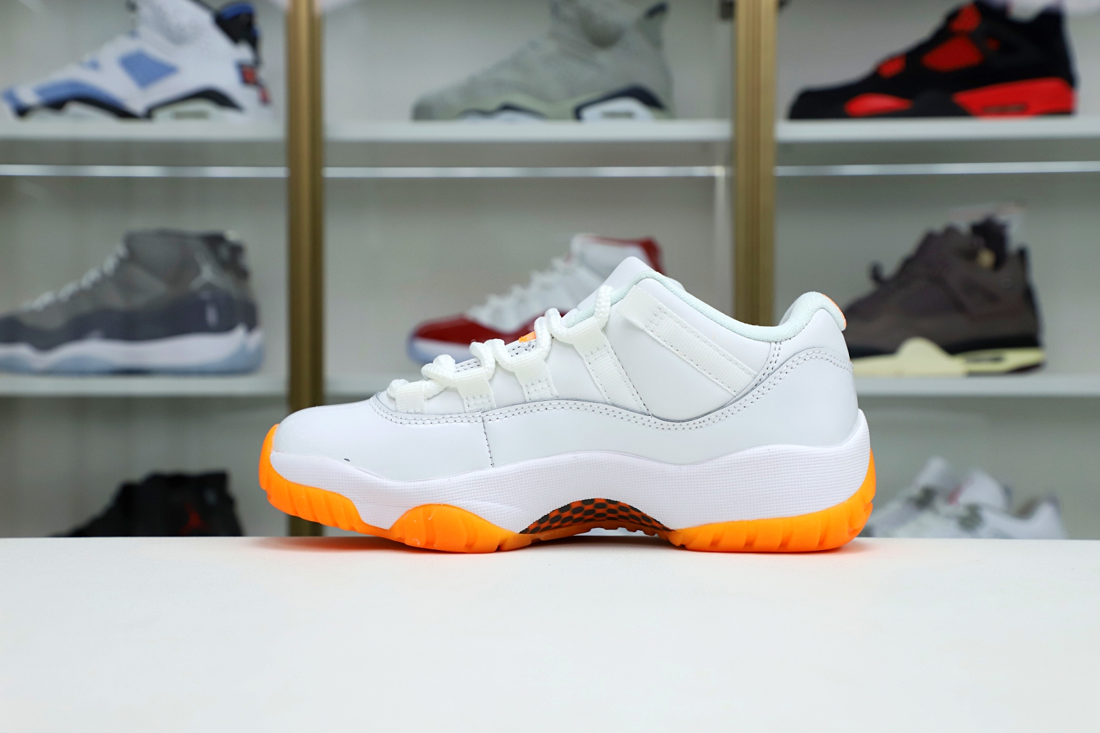 Kimi kick WMNS AIR JORDAN 11 RETRO LOW 'BRIGHT CITRUS'