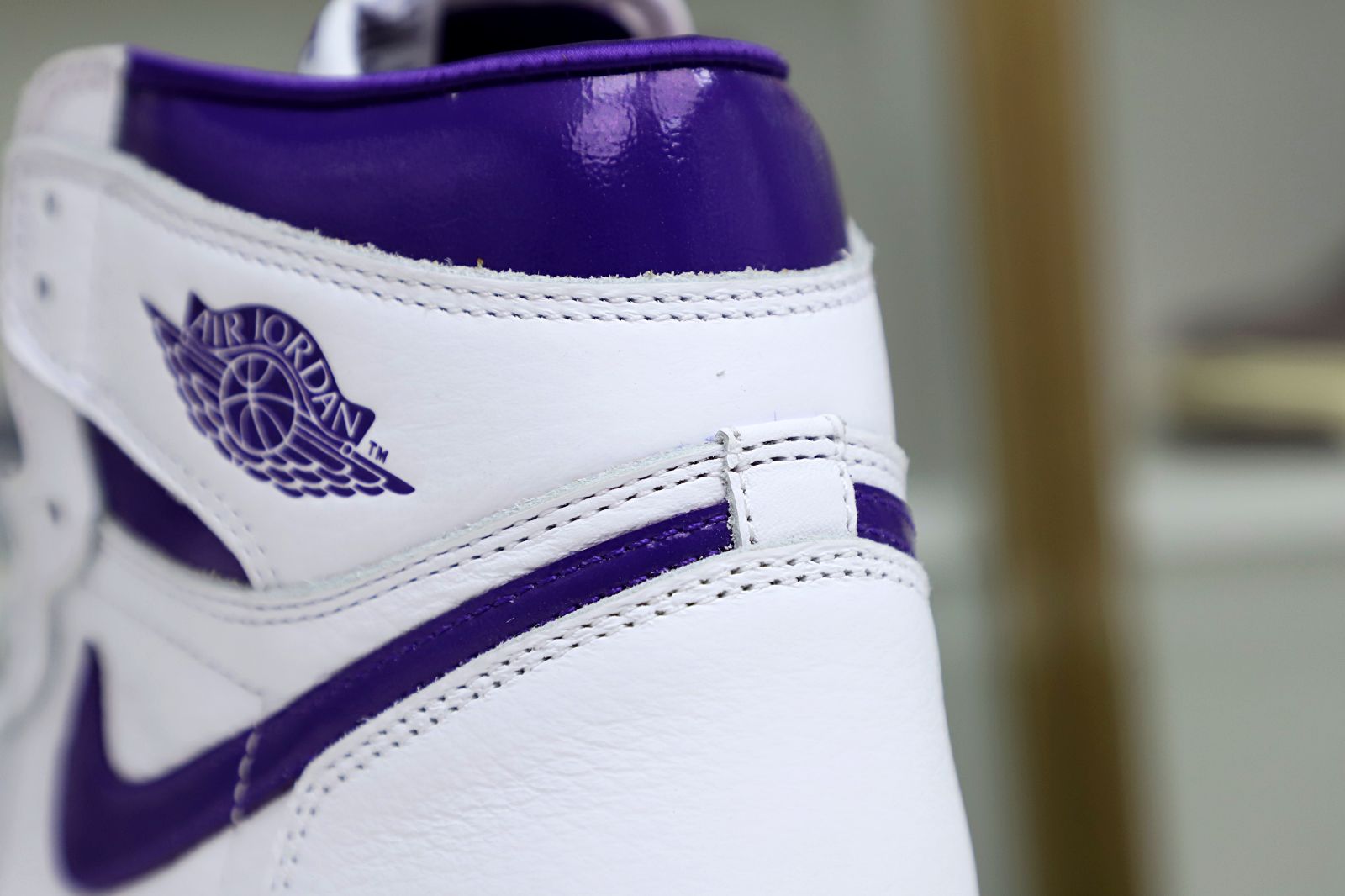 Kimi kick Air Jordan 1 High OG Court Purple