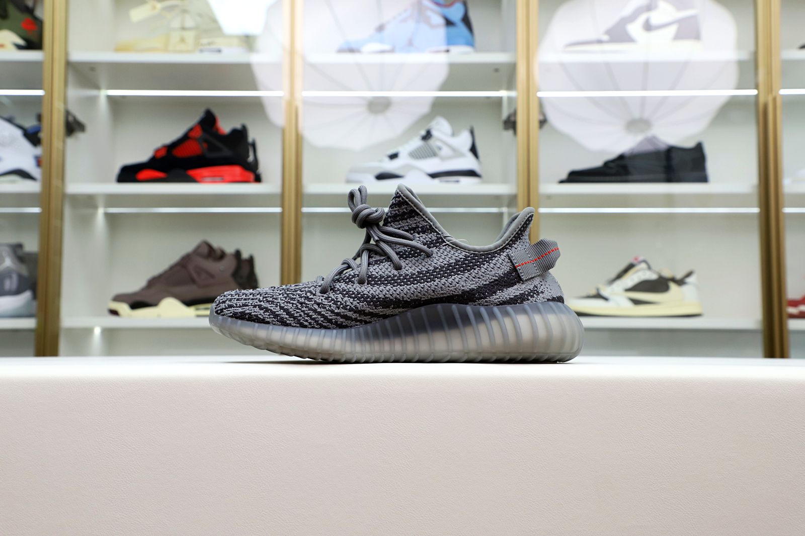 Kimi kick YEEZY BOOST 350 V2 'BELUGA 2.0'