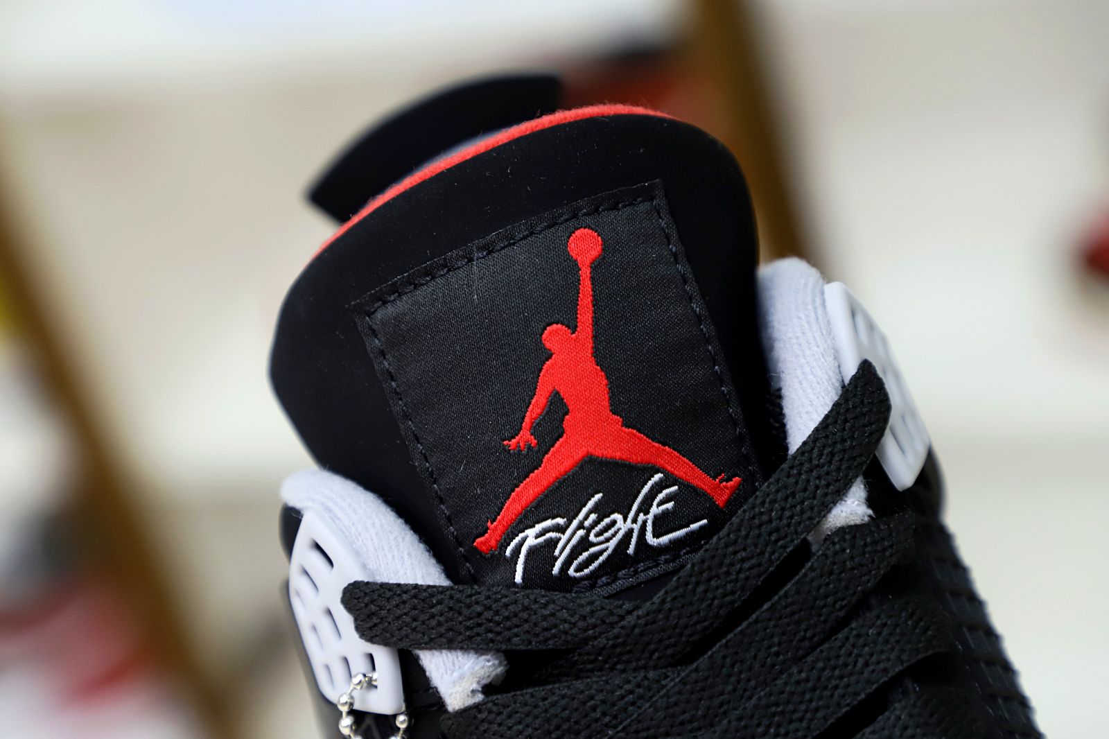 Kimi kick AIR JORDAN 4 RETRO OG 'BRED' 2019