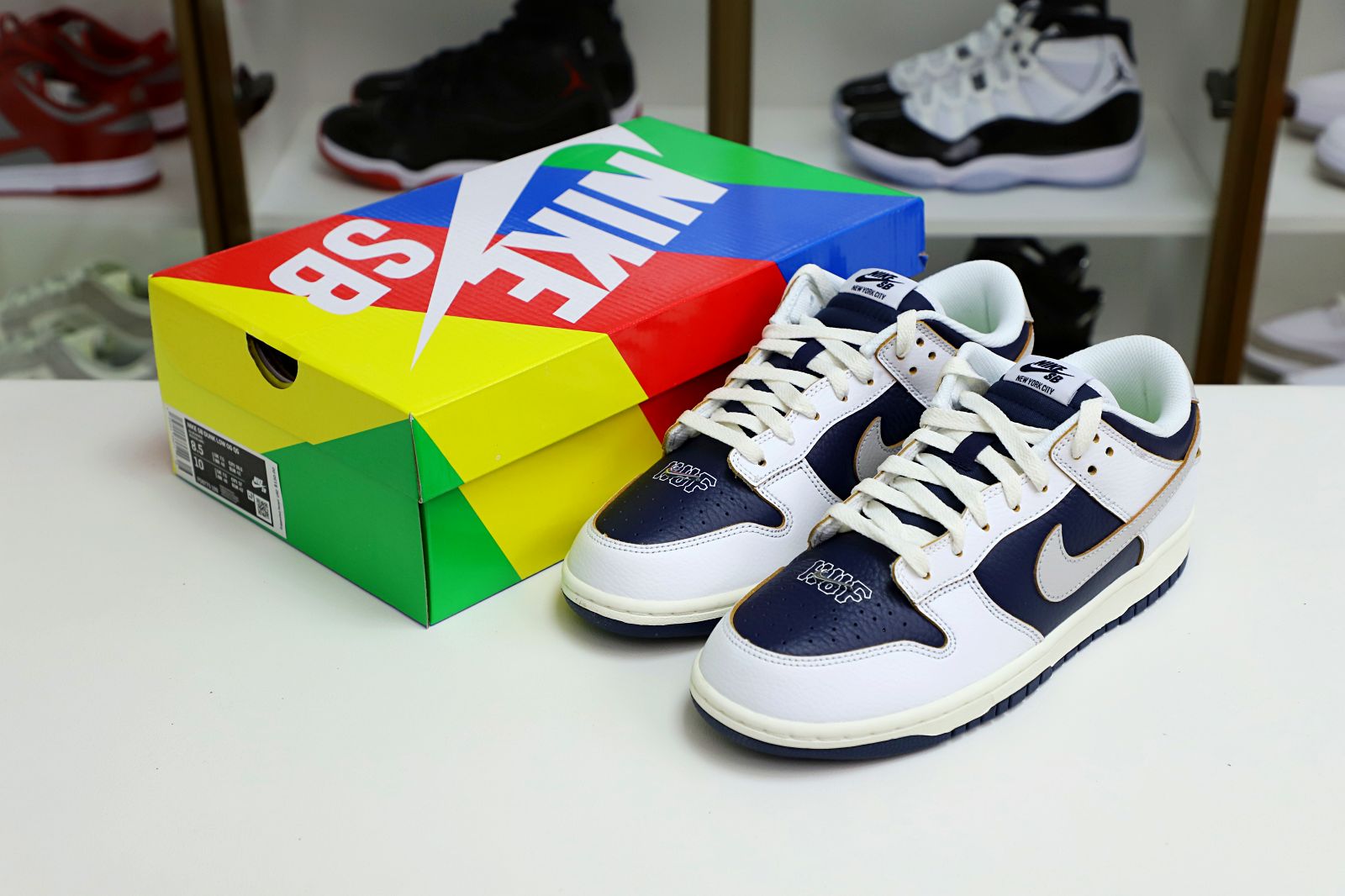 Kimi kick HUF x Nike Dunk Low