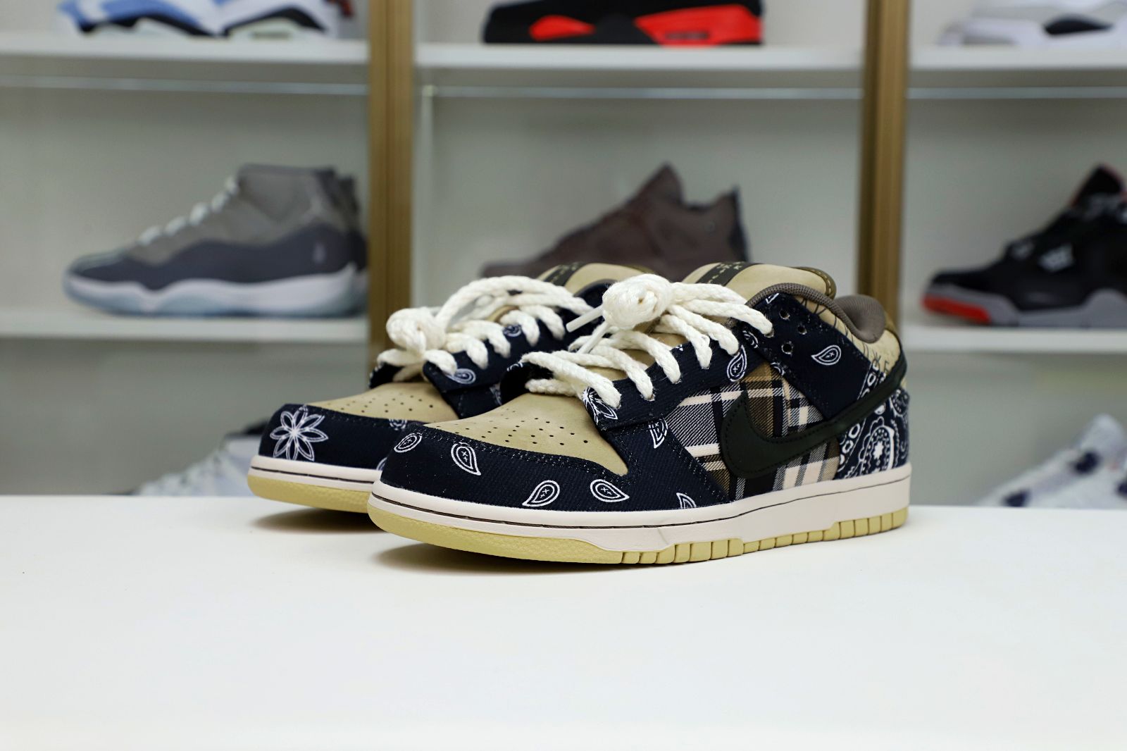 Kimi kick TRAVIS SCOTT X DUNK LOW PREMIUM QS SB 'CACTUS JACK'