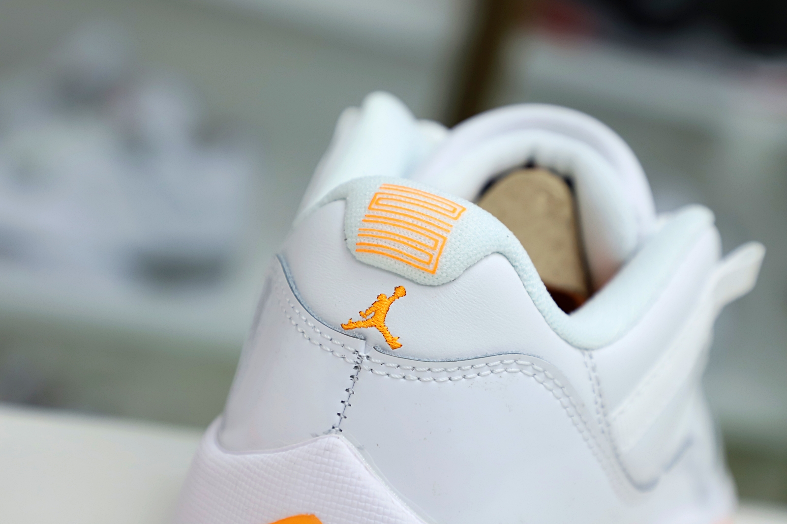 Kimi kick WMNS AIR JORDAN 11 RETRO LOW 'BRIGHT CITRUS'