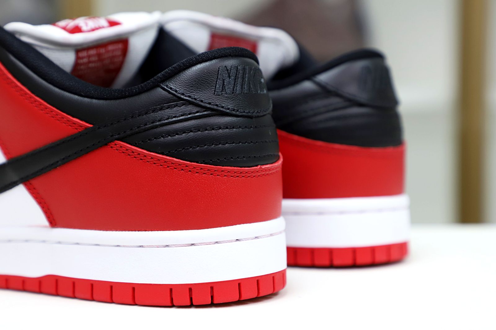 Kimi kick NIKE SB DUNK LOW “CHICAGO”