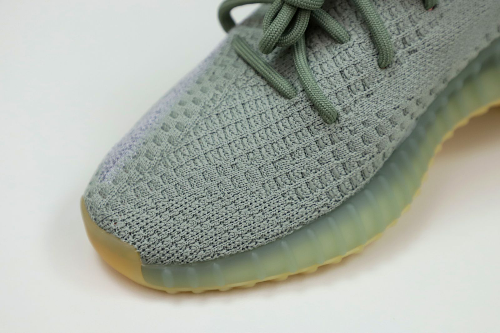 Kimi kick YEEZY BOOST 350 V2 'DESERT SAGE'