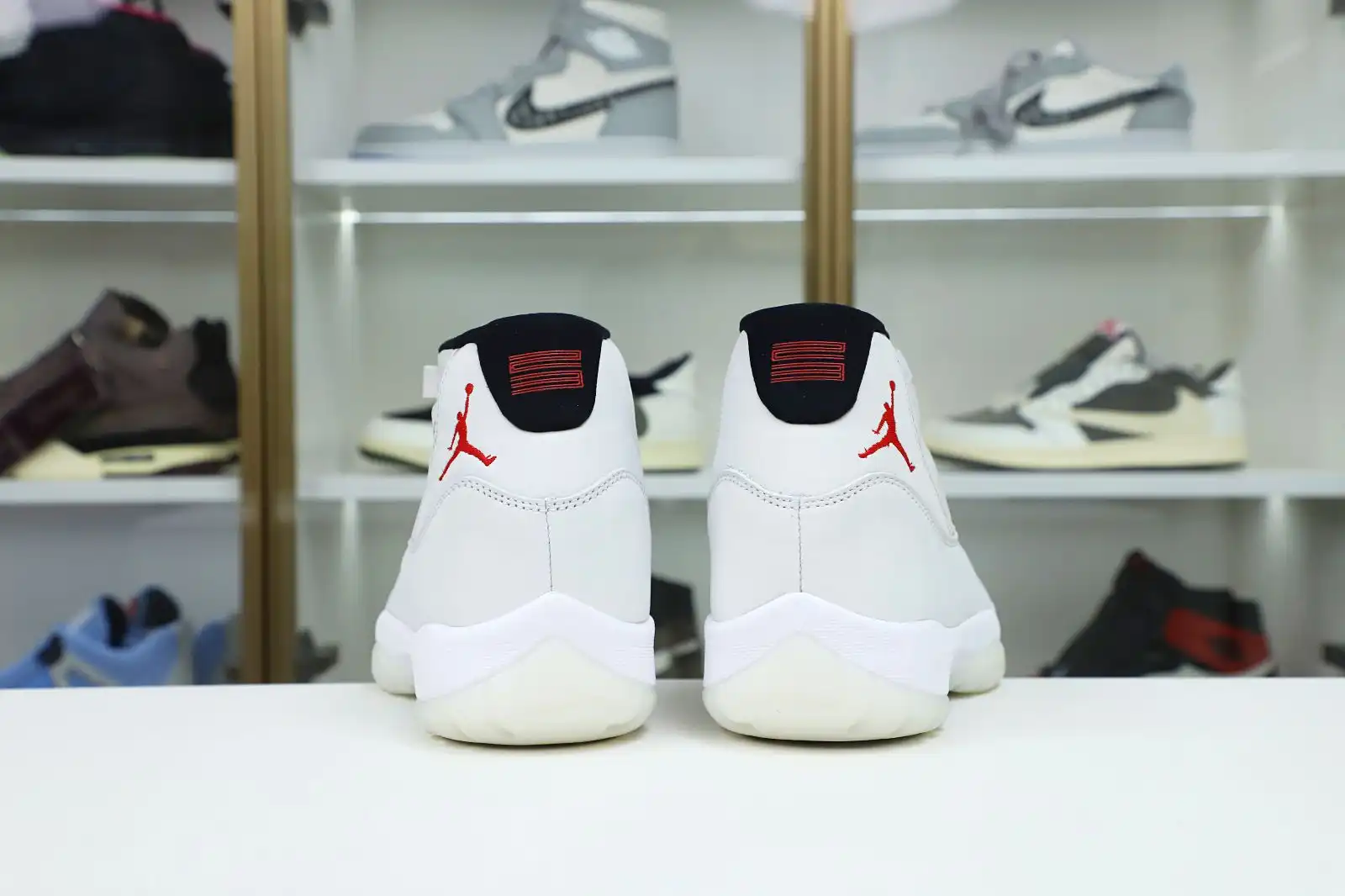 Kimikick AIR JORDAN 11 XI RETRO PLATINUM TINT