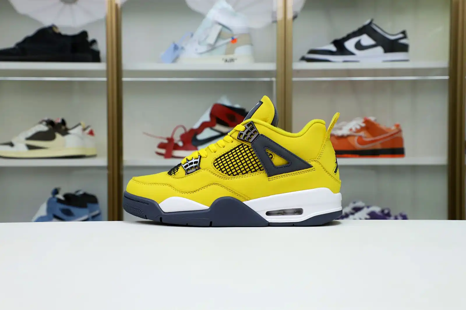 Kimikick AIR JORDAN AIR JORDAN 4 RETRO 'LIGHTNING' 2021