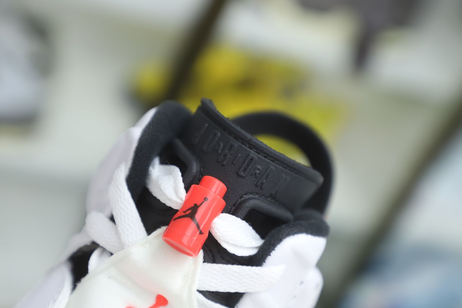 Kimi kick Air Jordan 6 Retroinfrared White