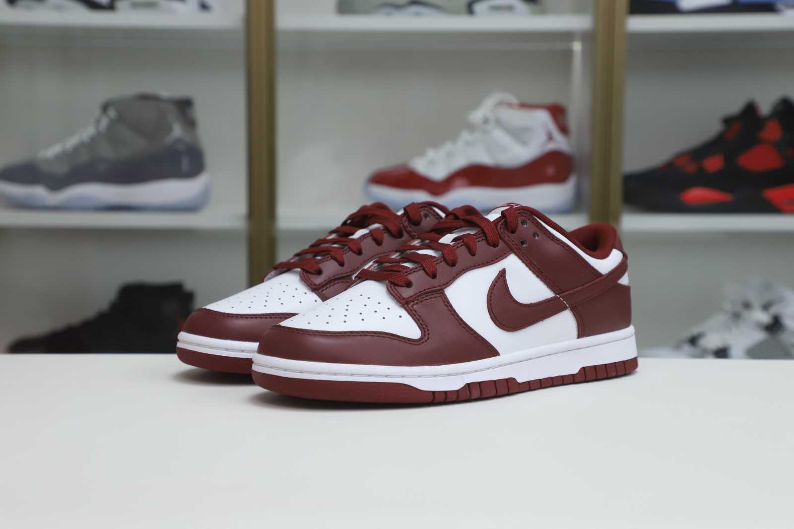 Kimi kick Nike Dunk LowRetro