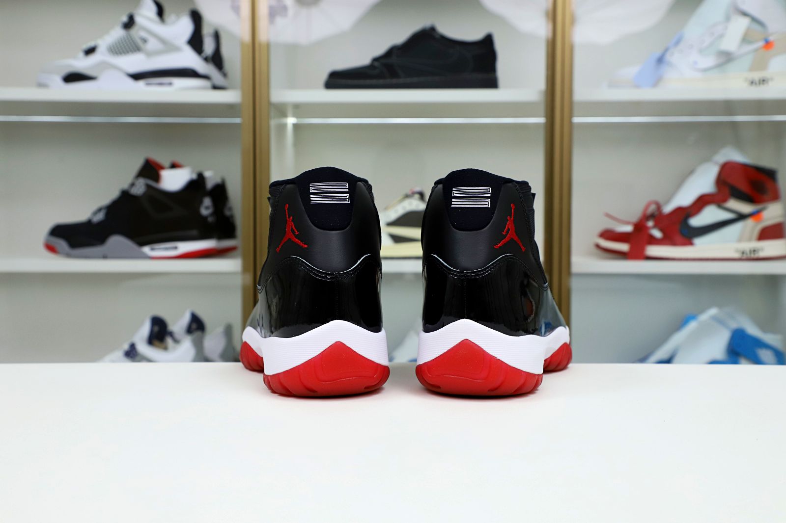 Kimi kick AIR JORDAN 11 RETRO 'BRED' 2019