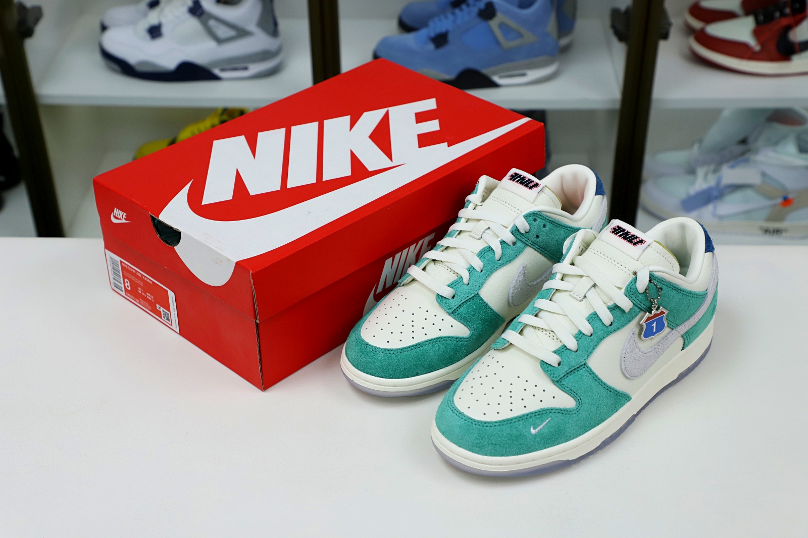 Kimi kick KASINA X DUNK LOW 'ROAD SIGN'