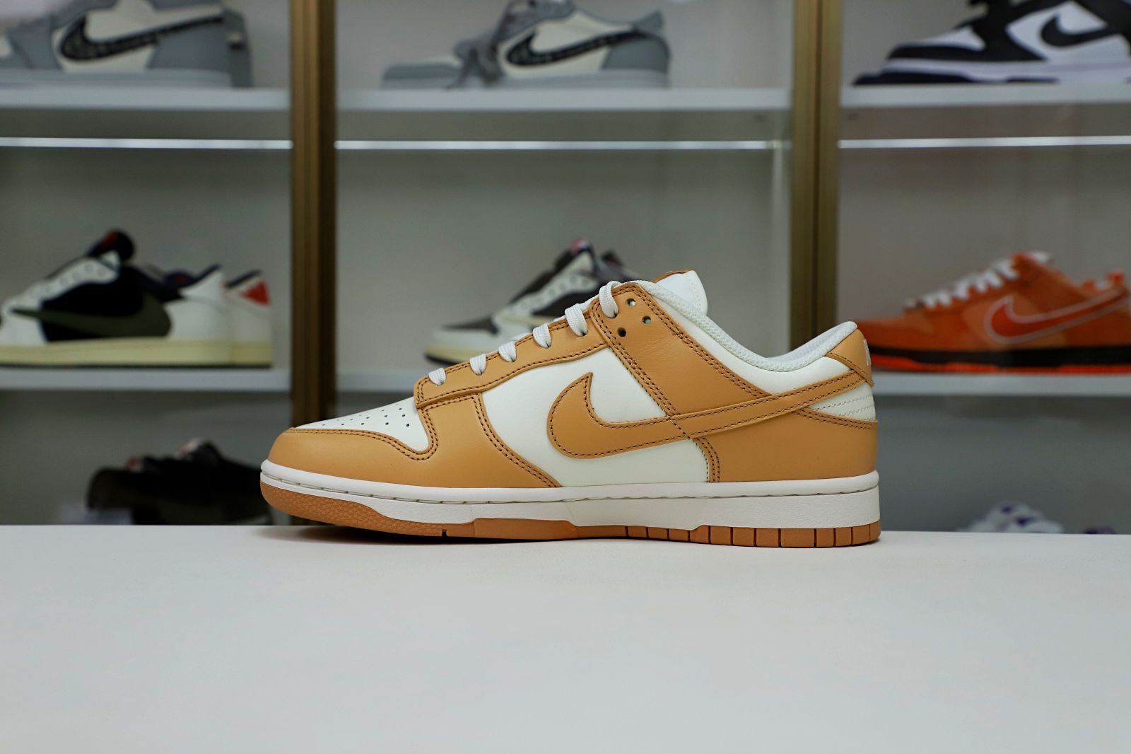 Kimi kick WMNS DUNK LOW 'HARVEST MOON'