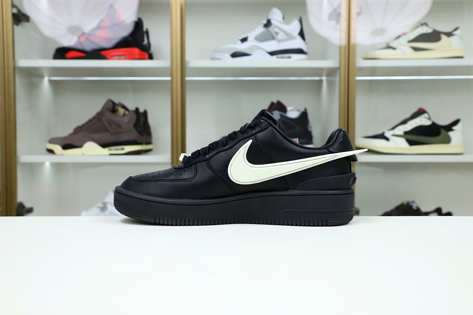 Kimi kick AMBUSH x Nike Air Force 1 Low