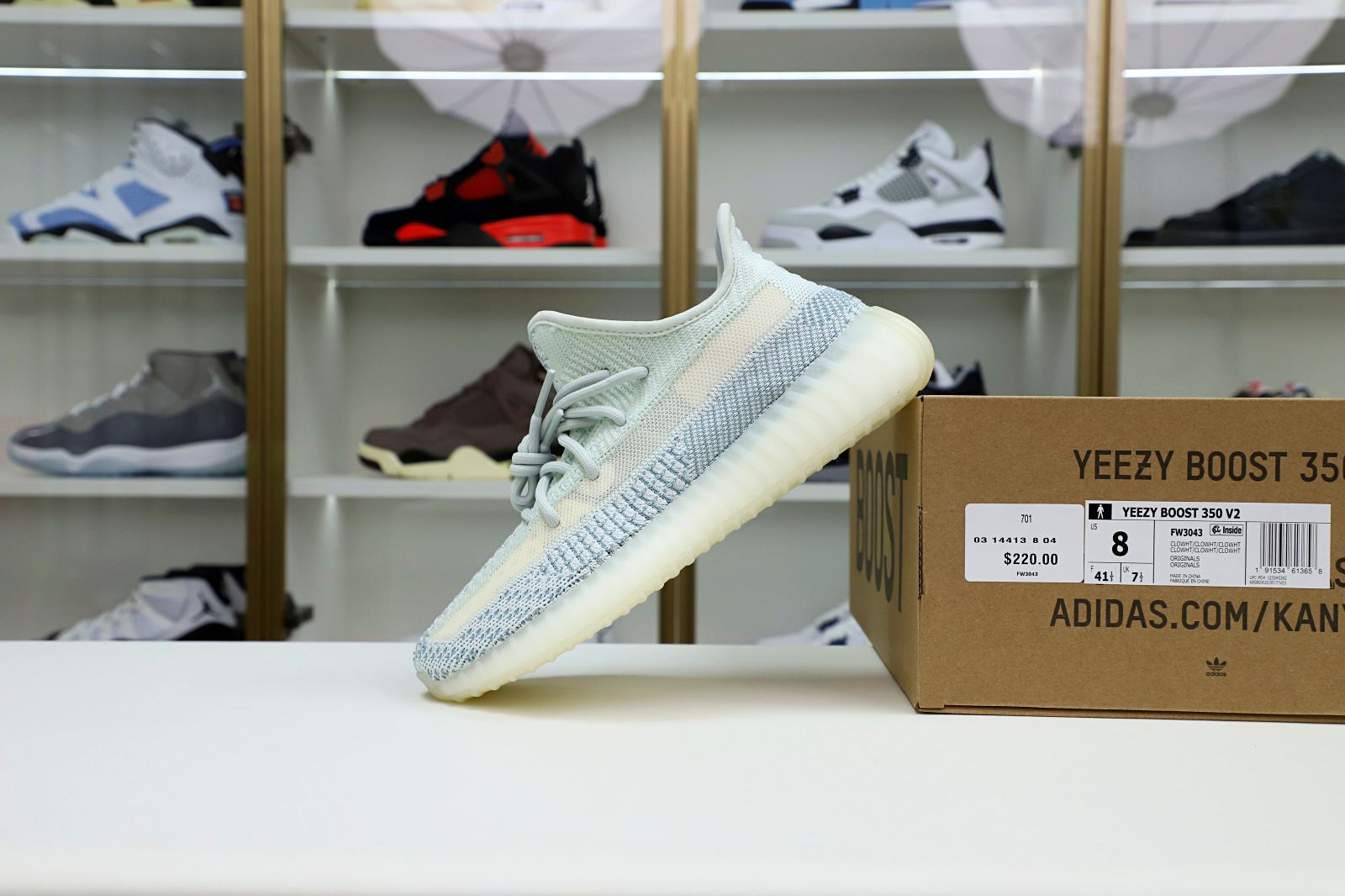 Kimi kick YEEZY BOOST 350 V2 'CLOUD WHITE NON-REFLECTIVE'