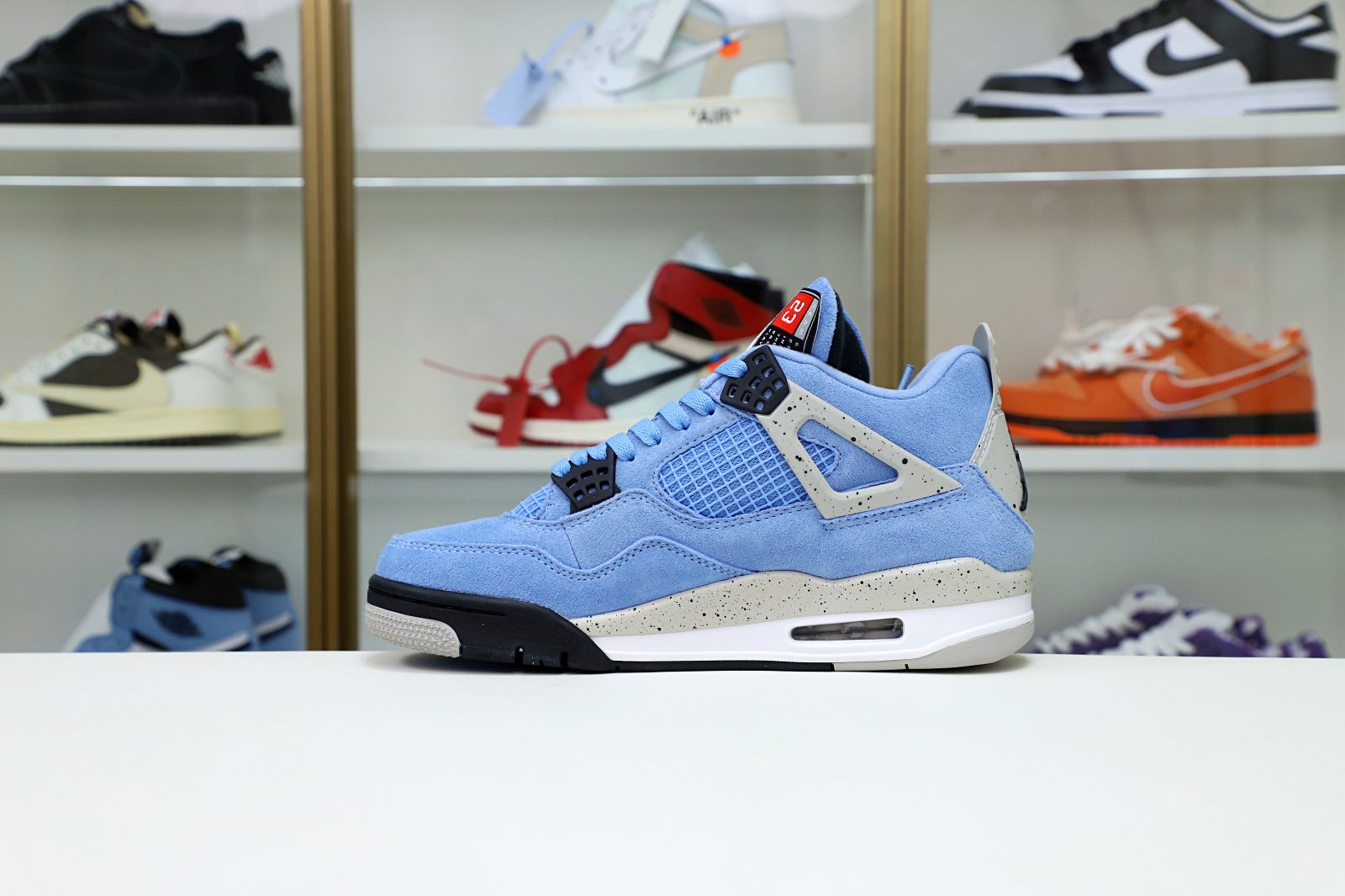 Kimi kick AIR JORDAN 4 UNIVERSITY BLUE