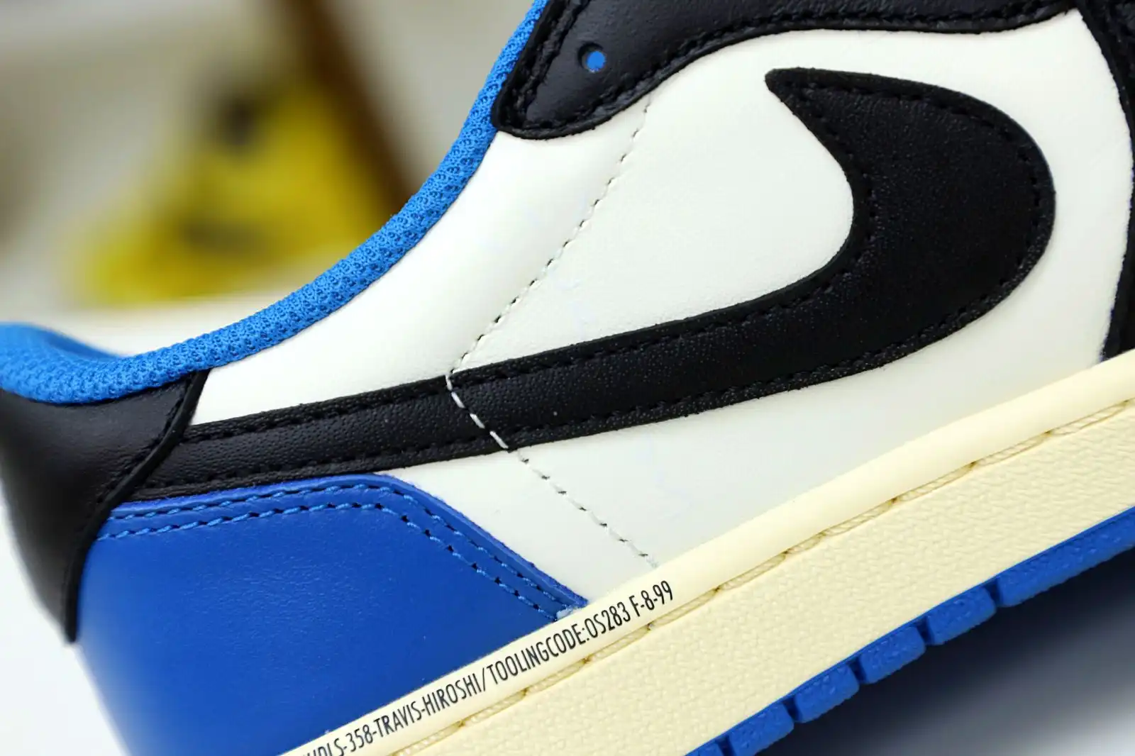 Kimikick FRAGMENT DESIGN X TRAVIS SCOTT X AIR JORDAN 1 LOW