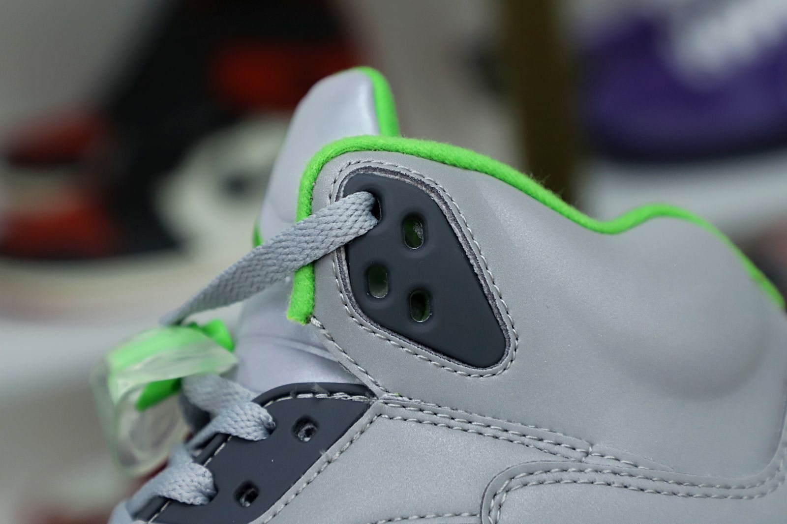 Kimi kick AIR JORDAN 5 RETRO 'GREEN BEAN' 2022