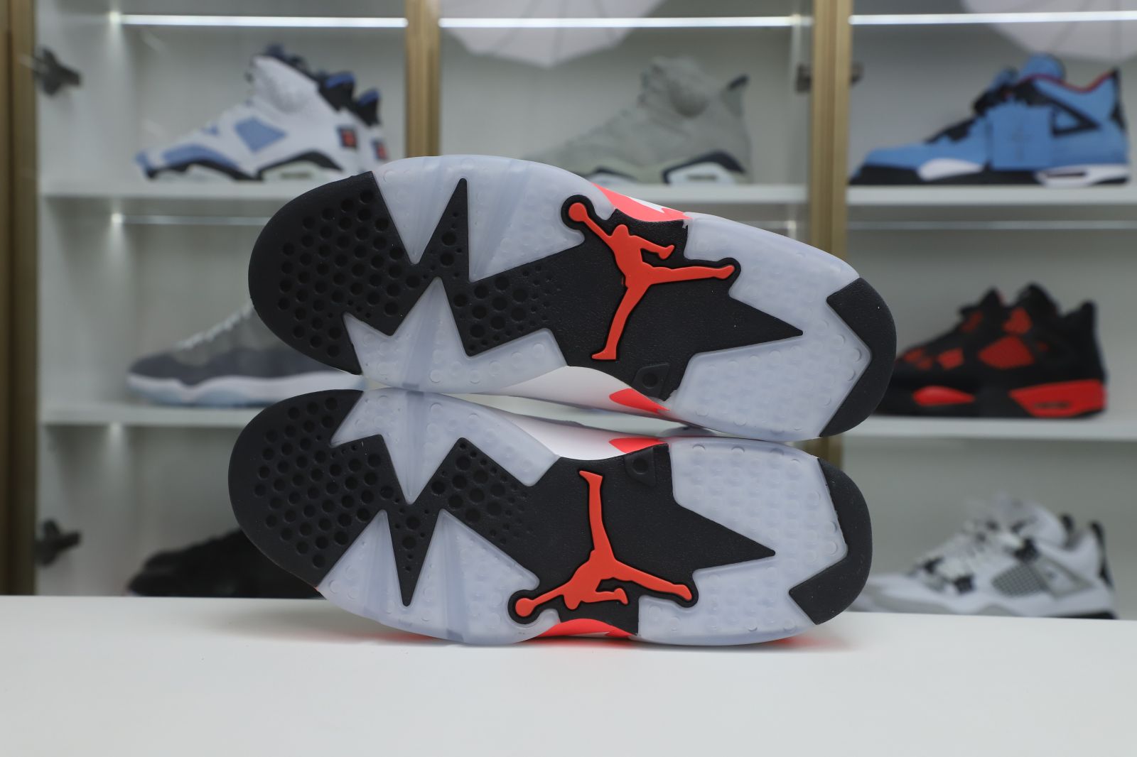 Kimi kick Air Jordan 6 Retroinfrared White