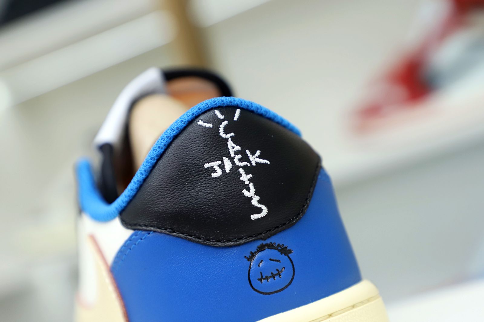 Kimi kick FRAGMENT DESIGN X TRAVIS SCOTT X AIR JORDAN 1 LOW