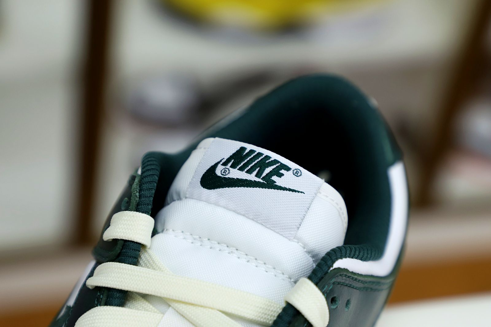 Kimi kick NIKE WMNS DUNK LOW 'VINTAGE GREEN'