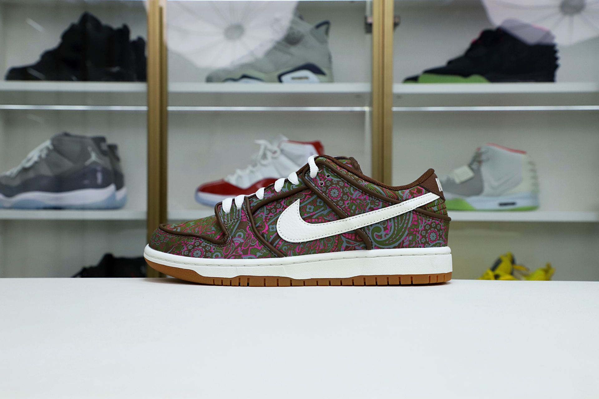 Kimi kick Nike Dunk SB Low Paisley