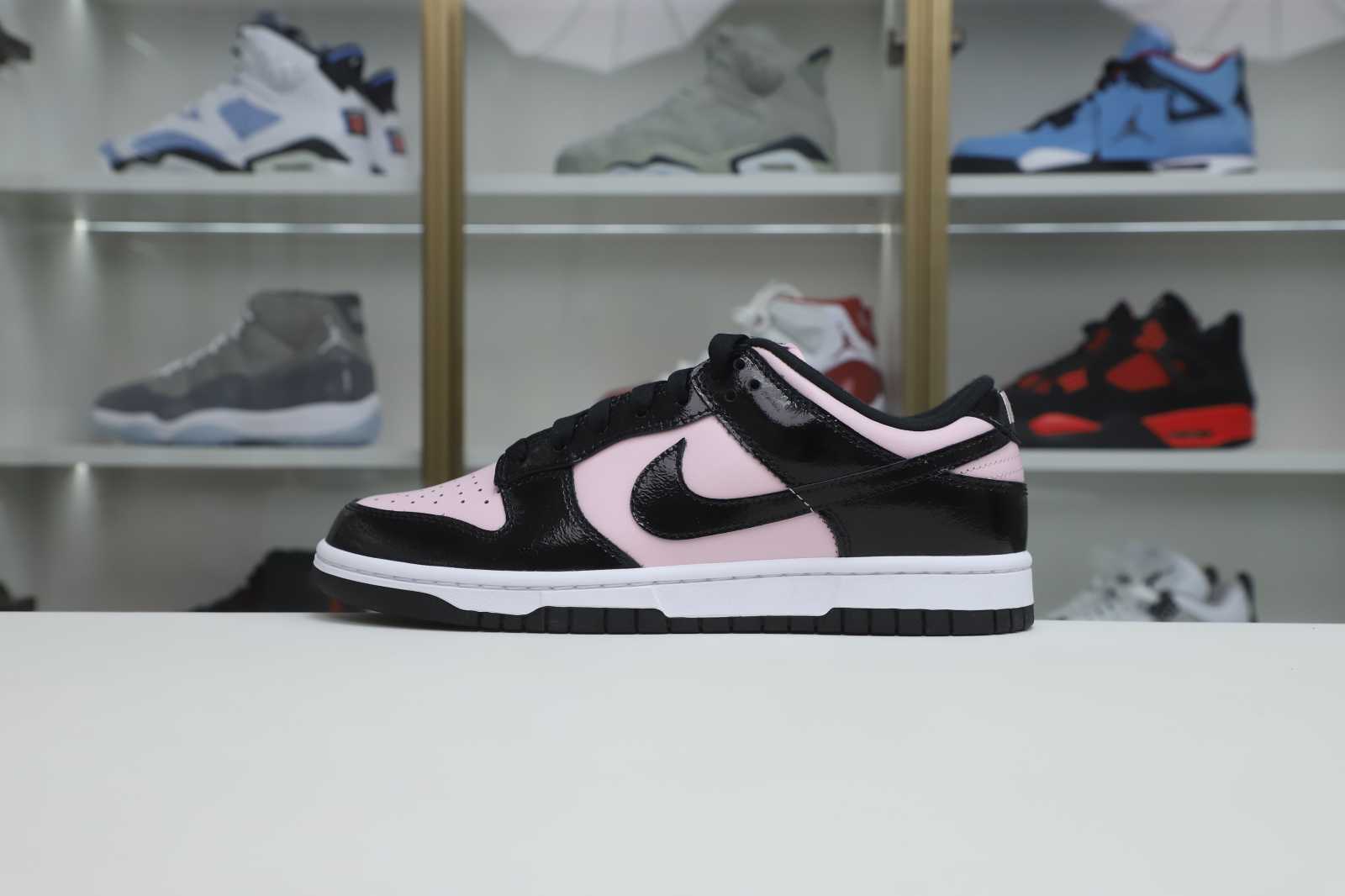 Kimi kick Nike Dunk Low ESS 