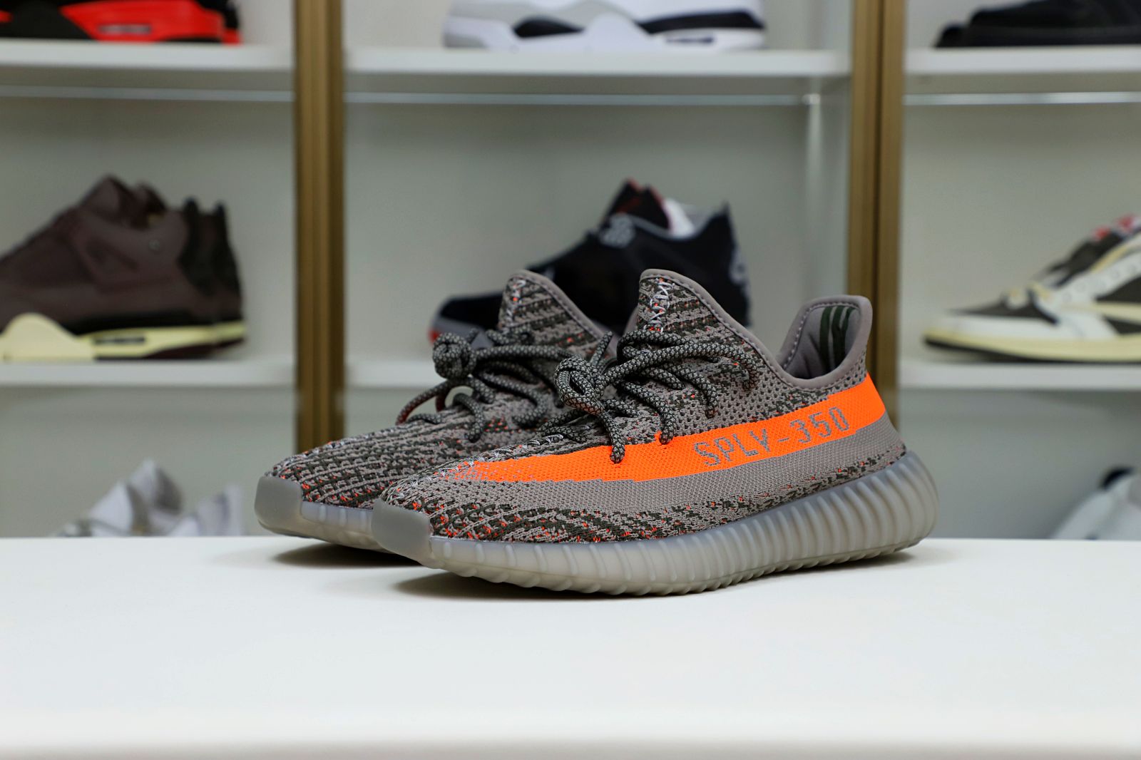 Kimi kick YEEZY BOOST 350 V2 'BELUGA'