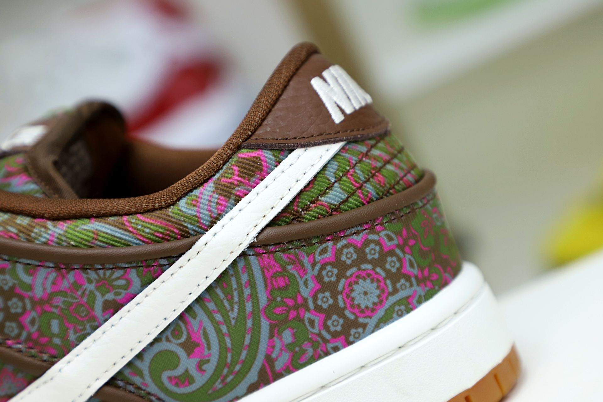 Kimi kick Nike Dunk SB Low Paisley