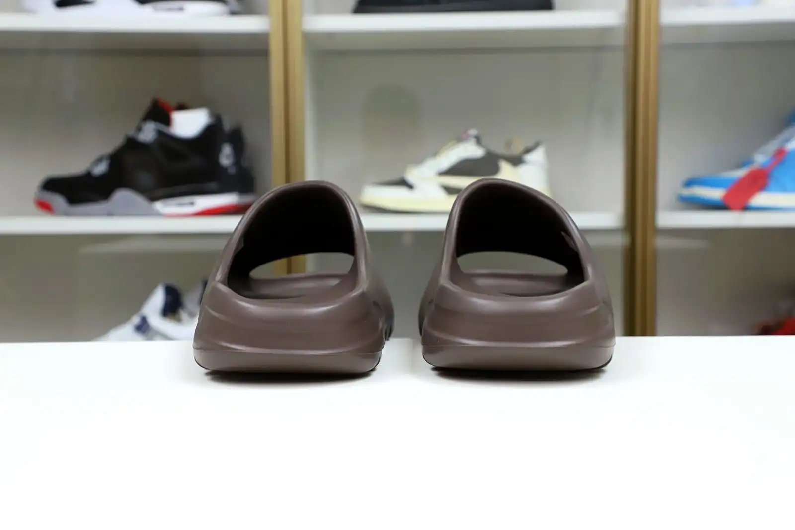 Kimikick YEEZY SLIDES G55495