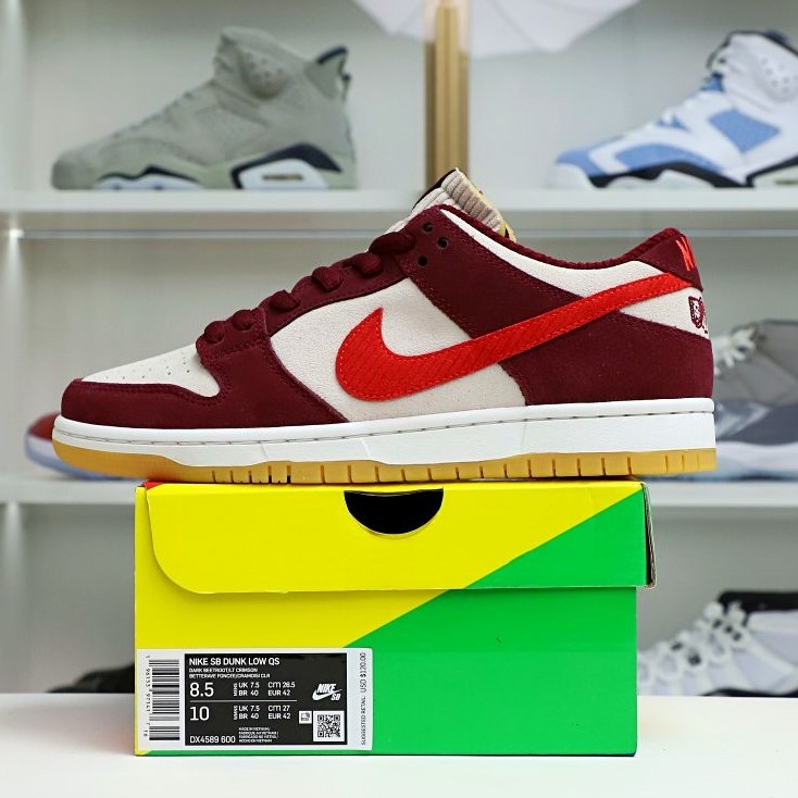 Kimi kick Nike Dunk SB Low Skate Like a Girl