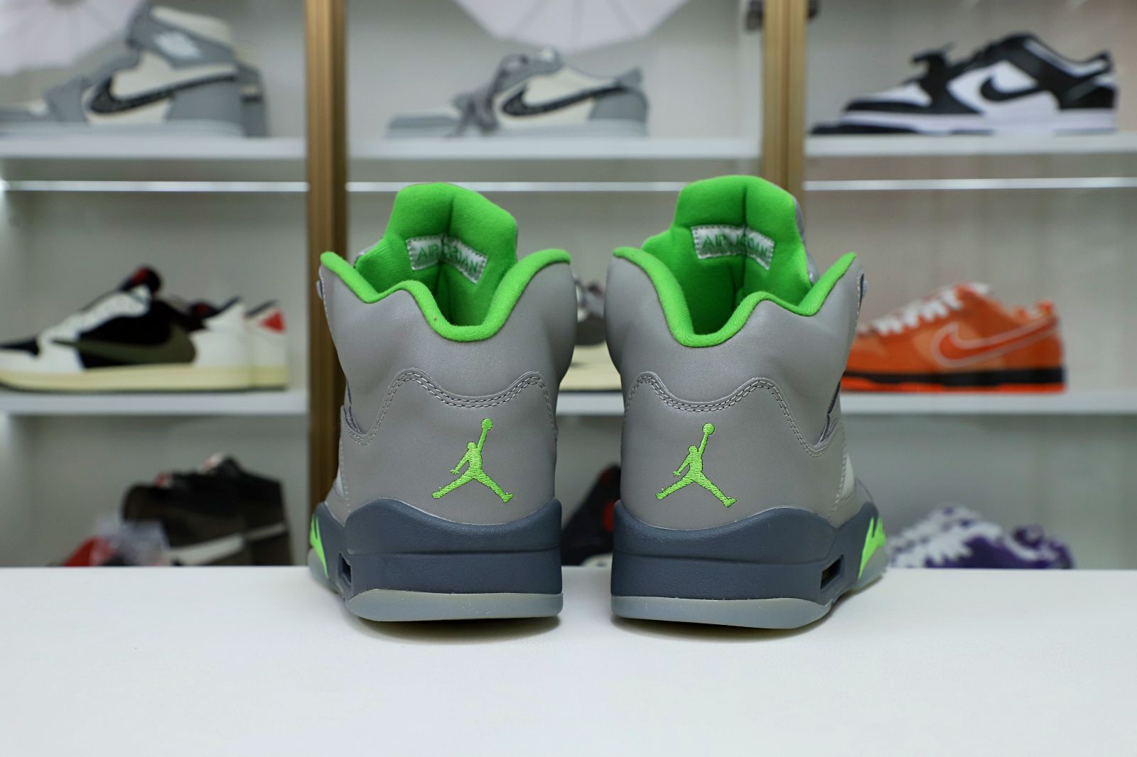 Kimi kick AIR JORDAN 5 RETRO 'GREEN BEAN' 2022