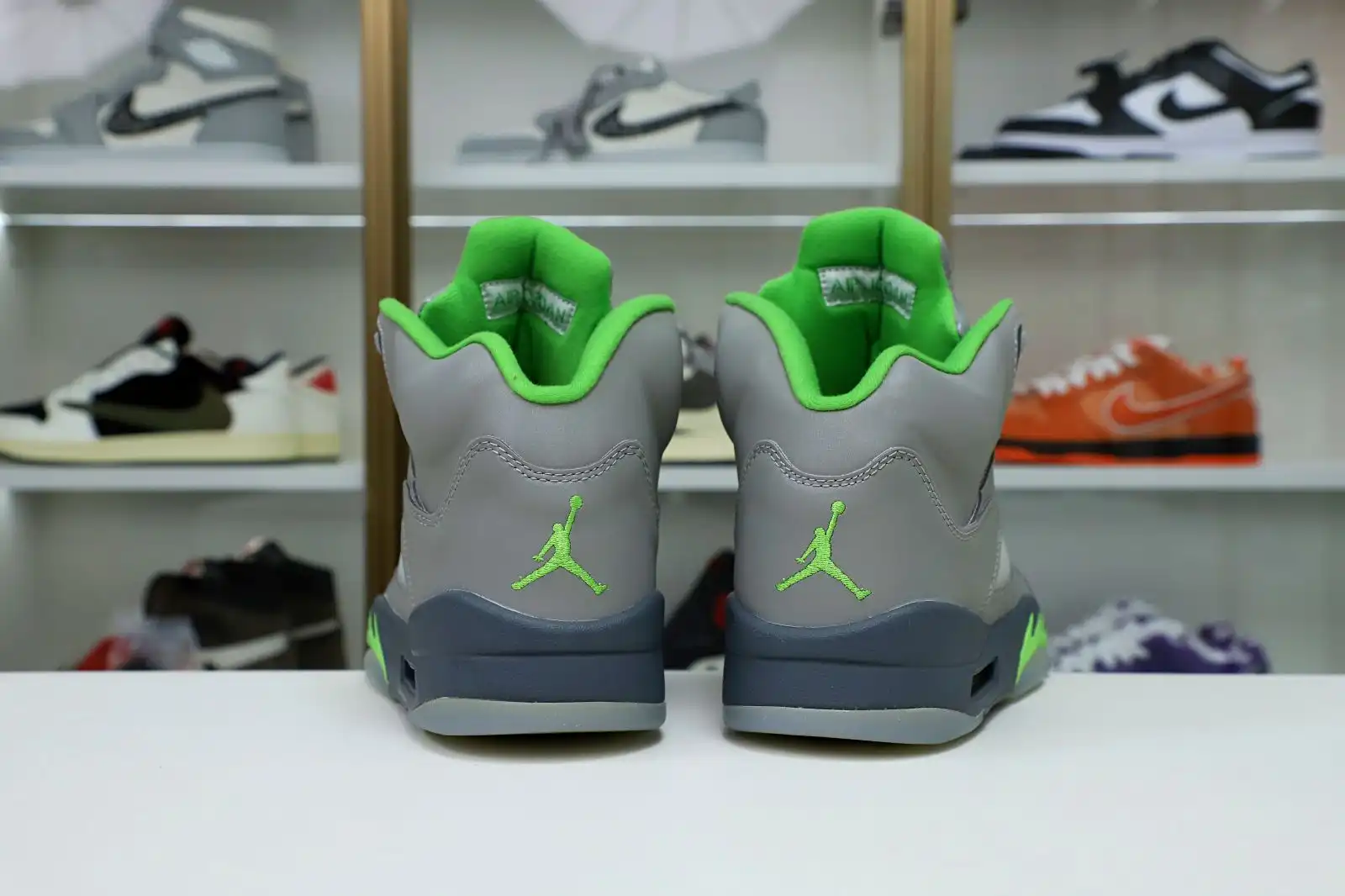 Kimikick AIR JORDAN 5 RETRO 'GREEN BEAN' 2022