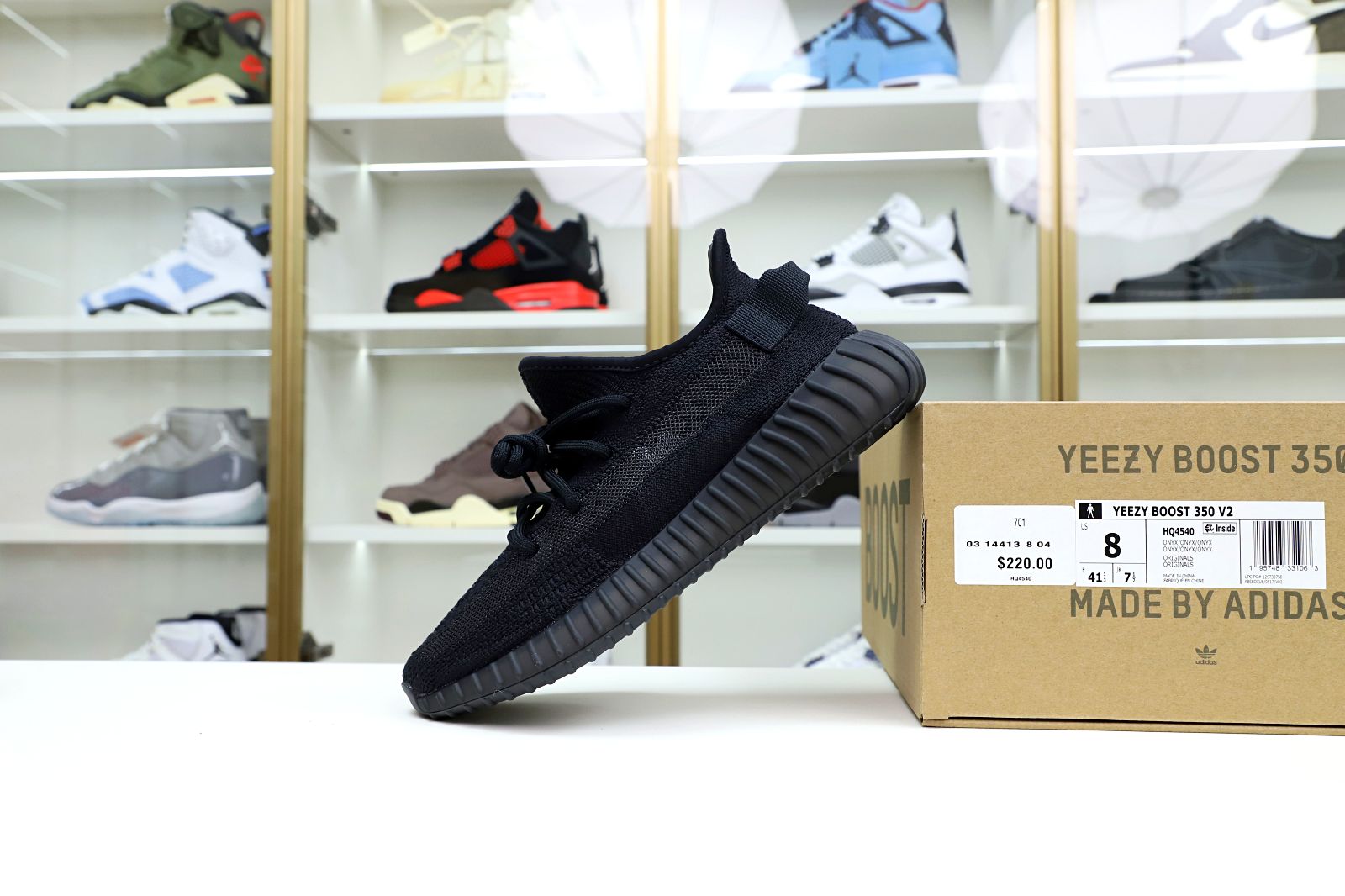 Kimi kick YEEZY BOOST 350 V2 ONYX