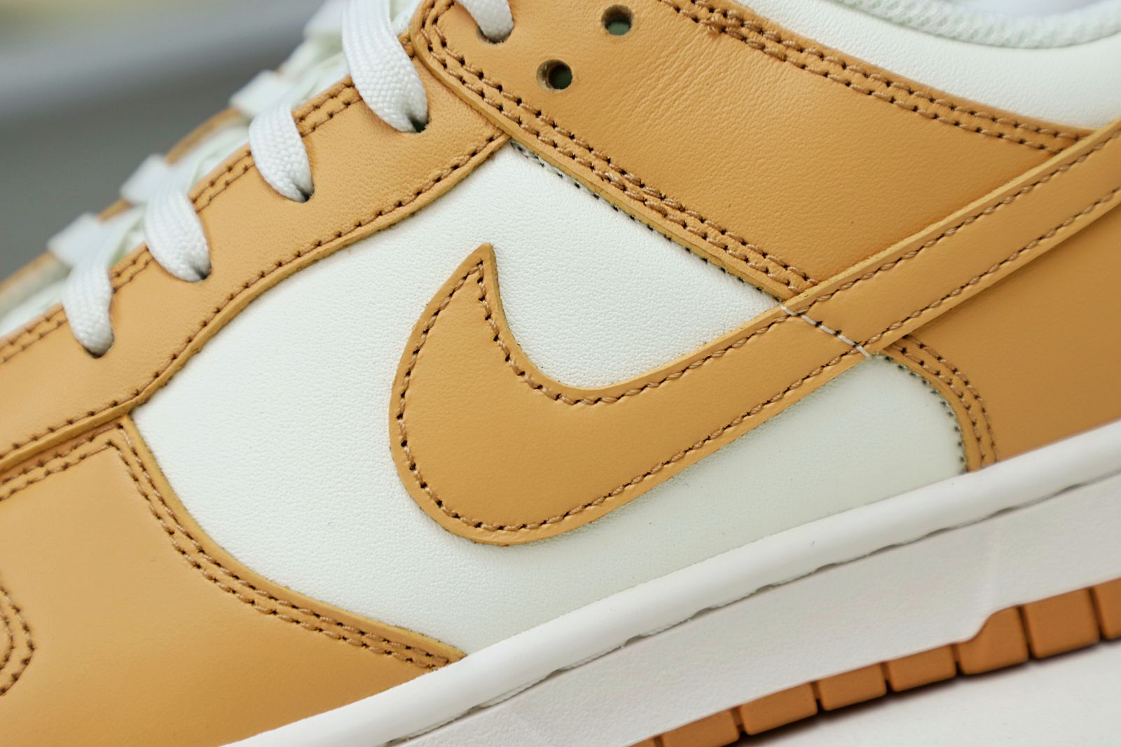 Kimi kick WMNS DUNK LOW 'HARVEST MOON'