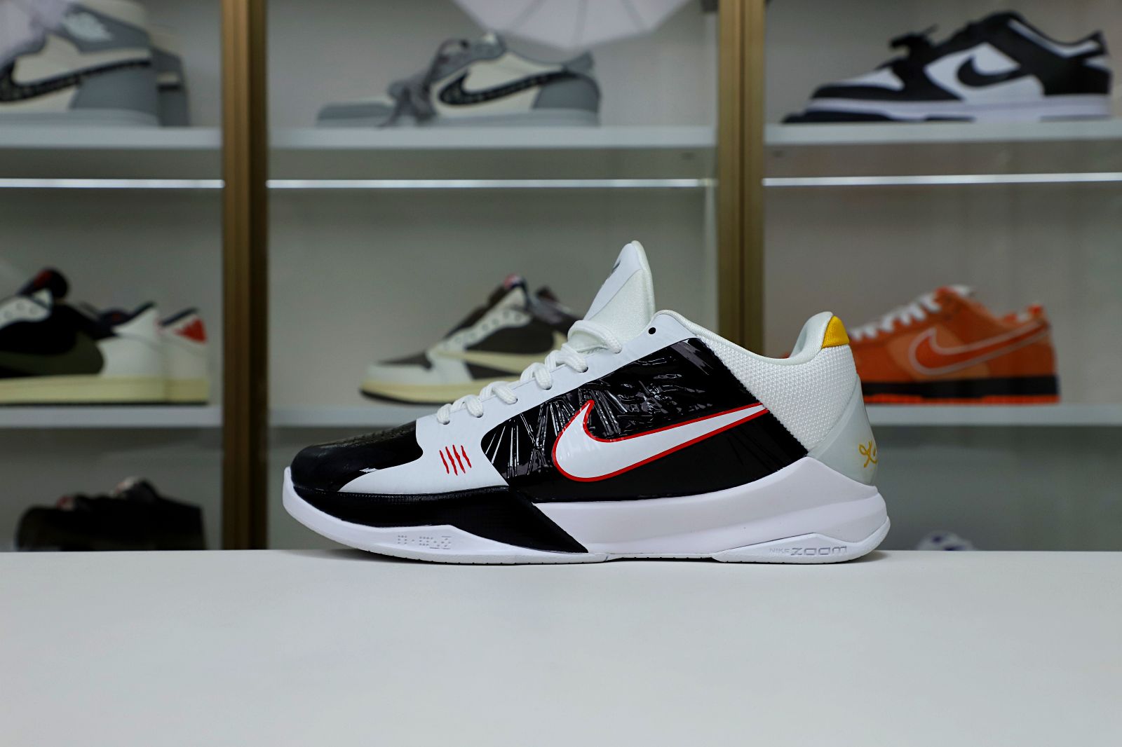 Kimi kick NIKE ZOOM KOBE 5 BRUCE LEE ALT