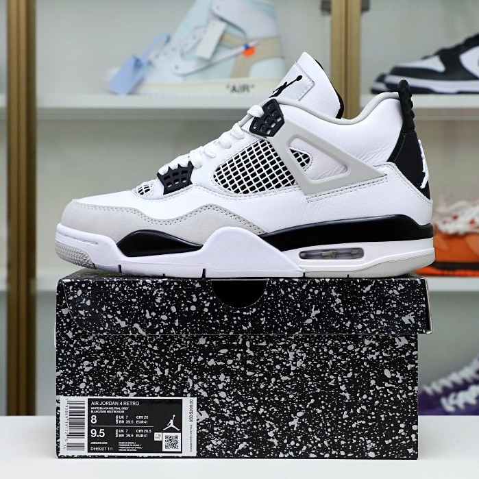 Kimi kick AIR JORDAN 4 MILITARY BLACK