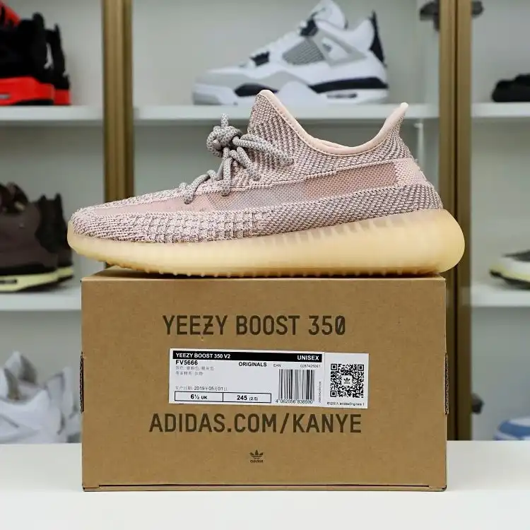 Kimikick YEEZY BOOST 350 V2 'SYNTH REFLECTIVE'