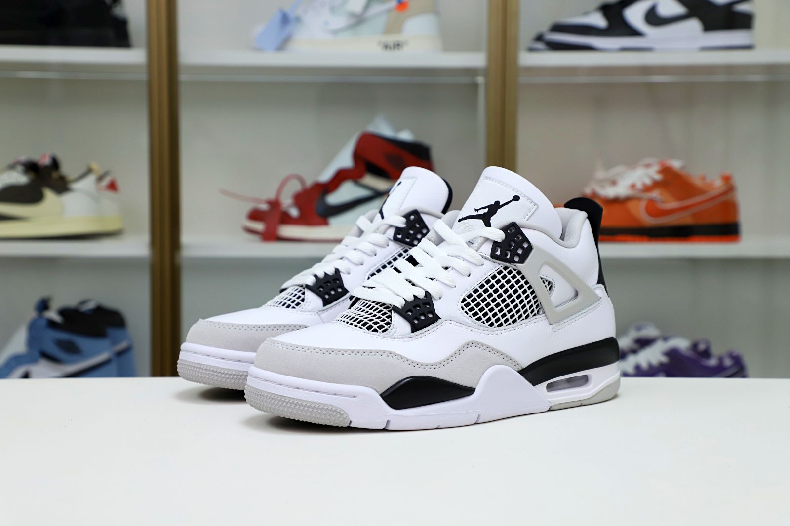 Kimi kick AIR JORDAN 4 MILITARY BLACK