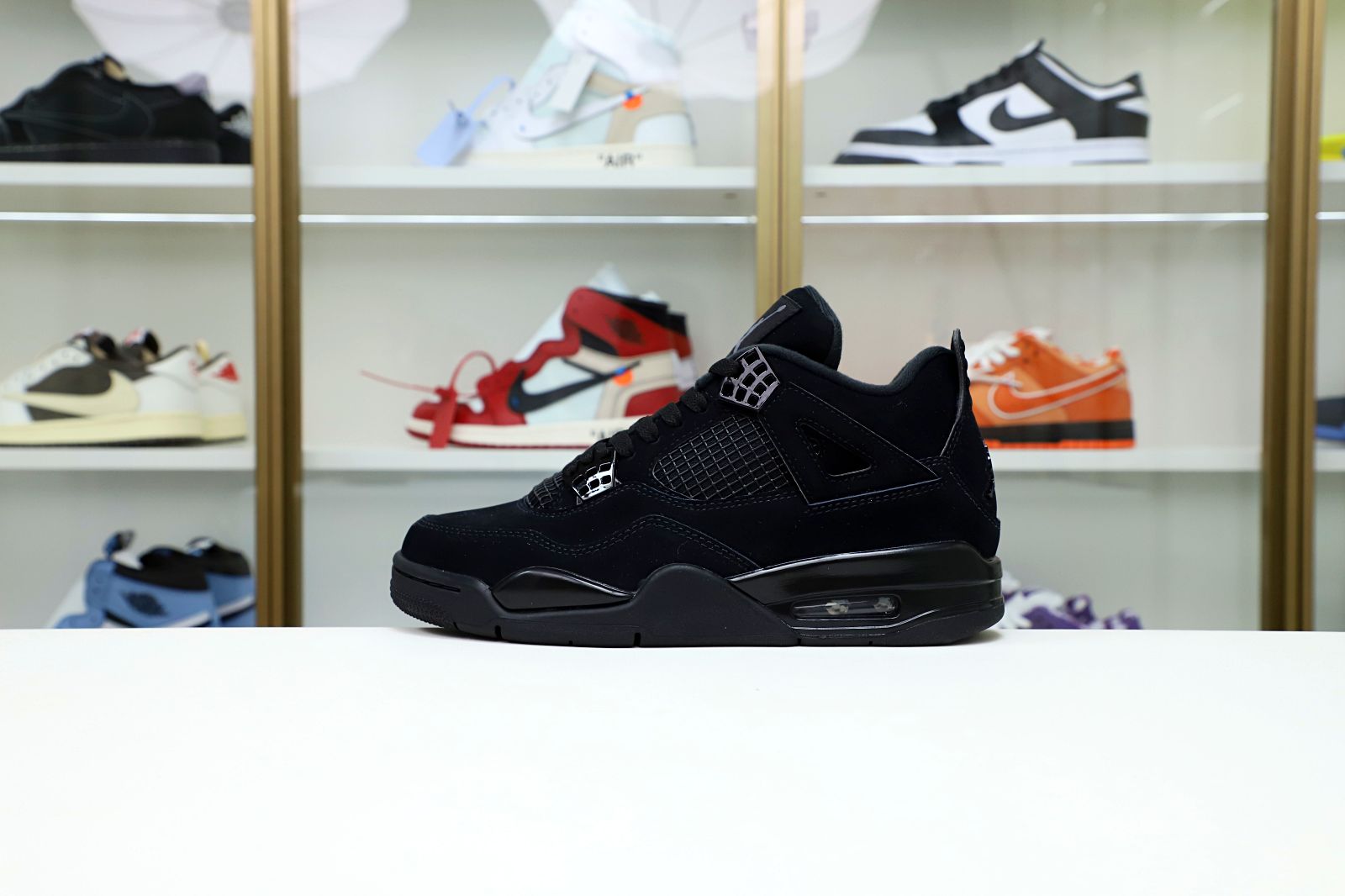 Kimi kick AIR JORDAN 4 RETRO 'BLACK CAT' 2020