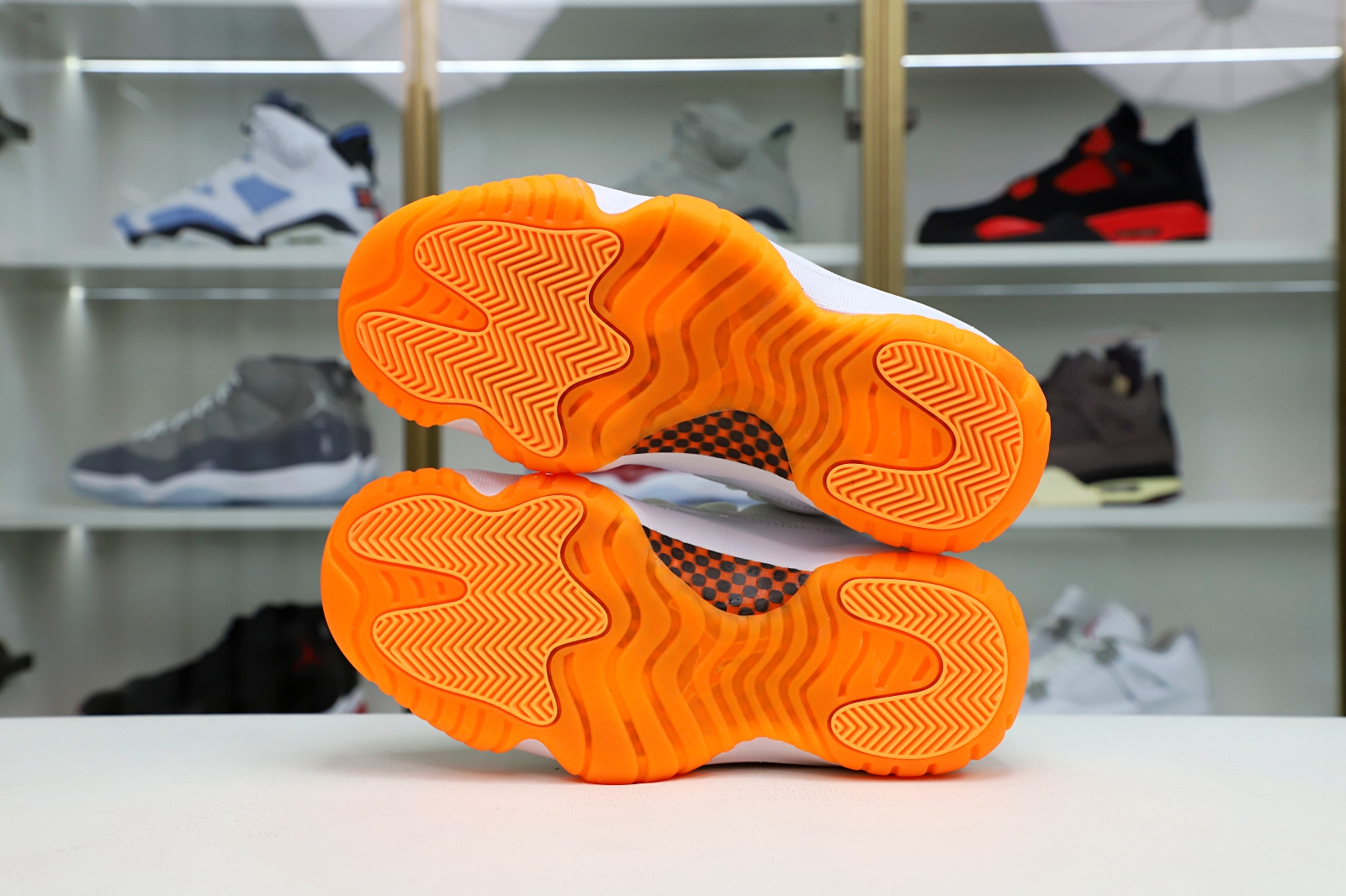 Kimi kick WMNS AIR JORDAN 11 RETRO LOW 'BRIGHT CITRUS'