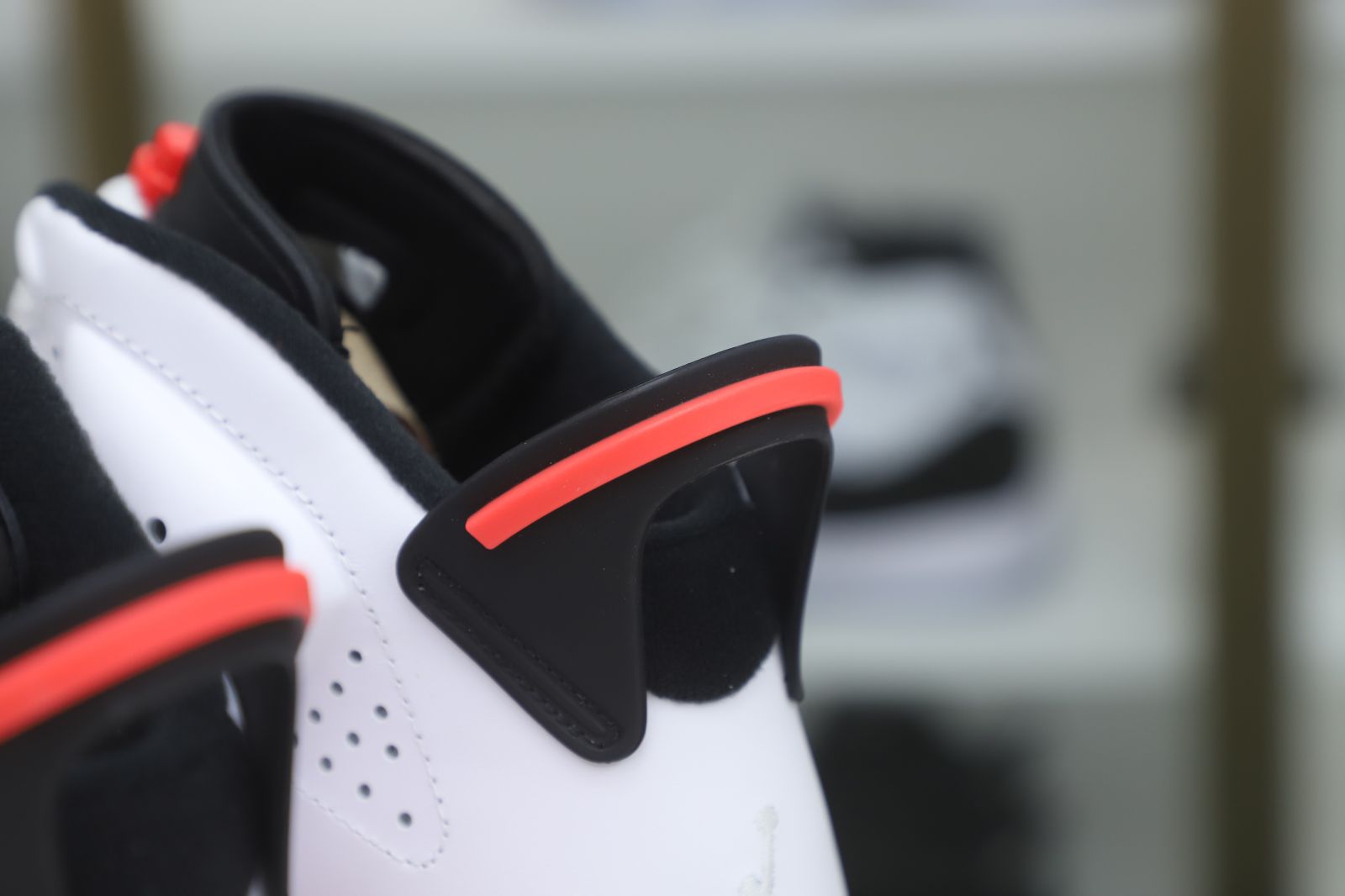 Kimi kick Air Jordan 6 Retroinfrared White