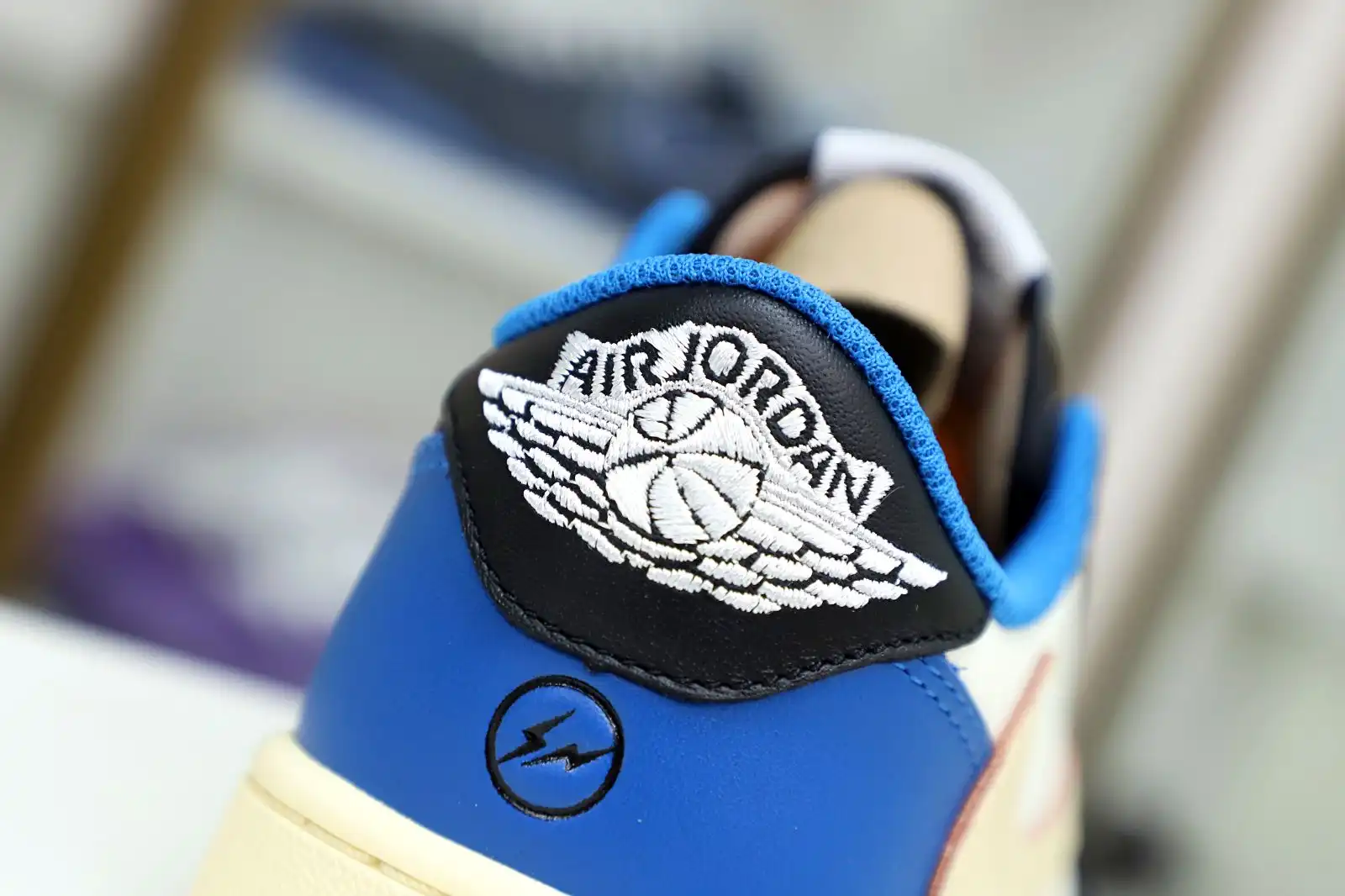 Cheap Kimikick FRAGMENT DESIGN X TRAVIS SCOTT X AIR JORDAN 1 LOW